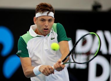 Djokovic y Krajinovic se imponen ante Canada y dan la primera victoria a Serbia Djokovic y Krajinovic se imponen ante Canada y dan la primera victoria a Serbia