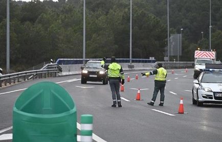 Sanidad tantea a las CC. AA. sobre la posibilidad de adelantar el toque de queda a las 20:00 h en Semana Santa Sanidad tantea a las CC. AA. sobre la posibilidad de adelantar el toque de queda a las 20:00 h en Semana Santa