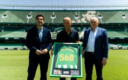 El Betis reconoce a otro mito: Calderón El Betis reconoce a otro mito: Calderón