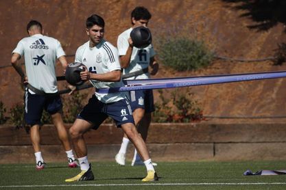 España completa su último entrenamiento antes de los cuartos de final España completa su último entrenamiento antes de los cuartos de final