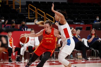 69-73. Astou Ndour sostiene a España en un incómodo estreno 69-73. Astou Ndour sostiene a España en un incómodo estreno