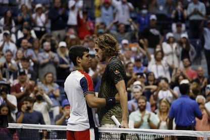 Alcaraz, con su victoria sobre Tsitsipas, derrota por primera vez a un Top-10 Alcaraz, con su victoria sobre Tsitsipas, derrota por primera vez a un Top-10