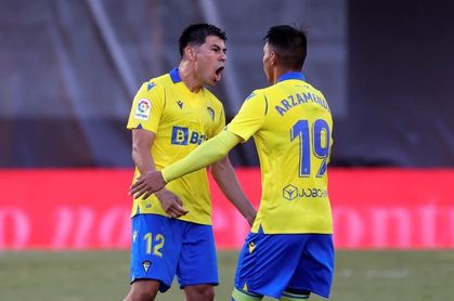 Cuatro victorias del Cádiz y cinco del Valencia en doce partidos en Carranza Cuatro victorias del Cádiz y cinco del Valencia en doce partidos en Carranza