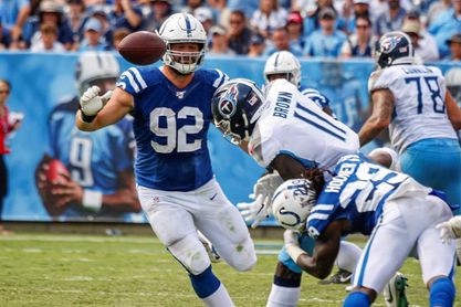 Brown y Jones, lesionados, no jugarán para los Titans contra los Jets Brown y Jones, lesionados, no jugarán para los Titans contra los Jets