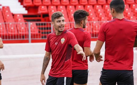 La opción de compra de un Pozo "muy contento", obligatoria si el Almería sube a Primera. La opción de compra de un Pozo "muy contento", obligatoria si el Almería sube a Primera.