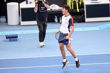 Alcaraz, a las semifinales de Viena tras vencer a Berrettini Alcaraz, a las semifinales de Viena tras vencer a Berrettini
