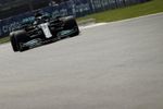Hamilton descarta preocupación por ser superado por Verstappen en prácticas
