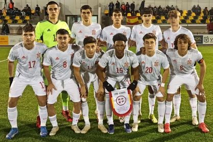 6-0. España sub 19, con el sevillista Juanlu y el cadista Bastida, golea a Azerbaiyán y sella el pase a la Ronda Elite 6-0. España sub 19, con el sevillista Juanlu y el cadista Bastida, golea a Azerbaiyán y sella el pase a la Ronda Elite