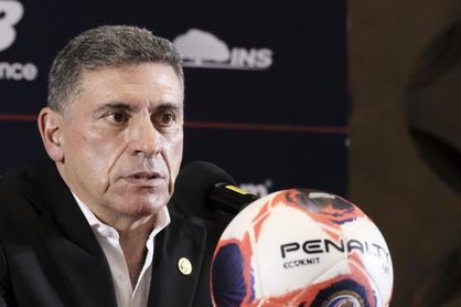 Suárez reconoce que desde ahora cada partido de Costa Rica "es una final" Suárez reconoce que desde ahora cada partido de Costa Rica "es una final"