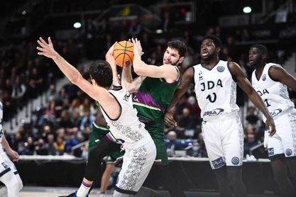 Al Unicaja se le atraganta la mostaza de Dijon (78-68) Al Unicaja se le atraganta la mostaza de Dijon (78-68)