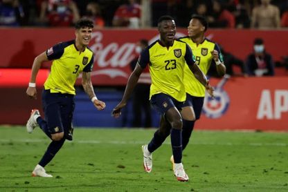 0-2. Con goles de Estupiñán y Caicedo, Ecuador le propina un duro golpe a Chile 0-2. Con goles de Estupiñán y Caicedo, Ecuador le propina un duro golpe a Chile