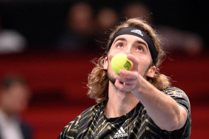 Tsitsipas se suma a Berrettini y se retira de las Finales por lesión Tsitsipas se suma a Berrettini y se retira de las Finales por lesión