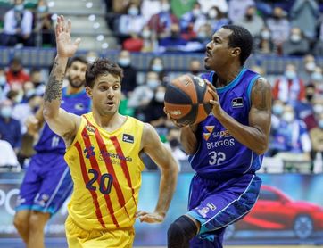 69-83 El físico del Barça se impone a un San Pablo que rozó la sorpresa 69-83 El físico del Barça se impone a un San Pablo que rozó la sorpresa