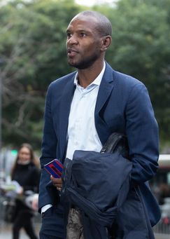 Abidal pide perdón a su mujer y dice merecer la "humillación" Abidal pide perdón a su mujer y dice merecer la "humillación"