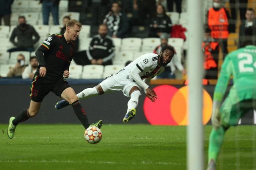 1-2. El Ajax pasa a octavos como primera de grupo 1-2. El Ajax pasa a octavos como primera de grupo