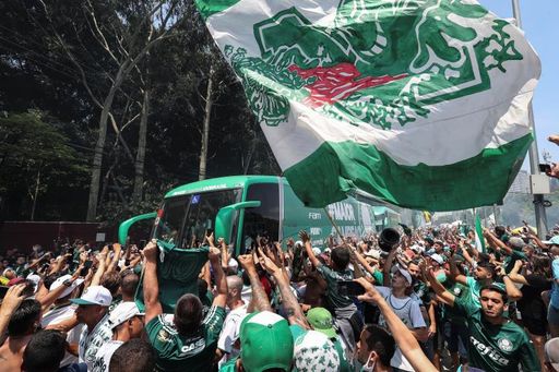 Una marea verdiblanca se despide del Palmeiras en su camino hacia Montevideo Una marea verdiblanca se despide del Palmeiras en su camino hacia Montevideo