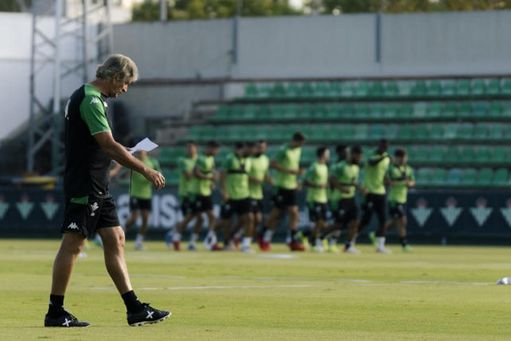 Pellegrini recupera a dos hombres para el domingo, pero no al que más espera Pellegrini recupera a dos hombres para el domingo, pero no al que más espera