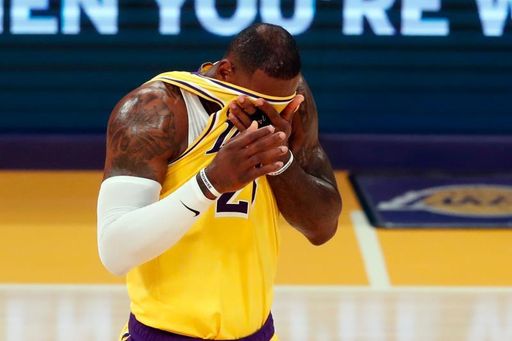 LeBron James entra en el protocolo del coronavirus y será baja en los Lakers