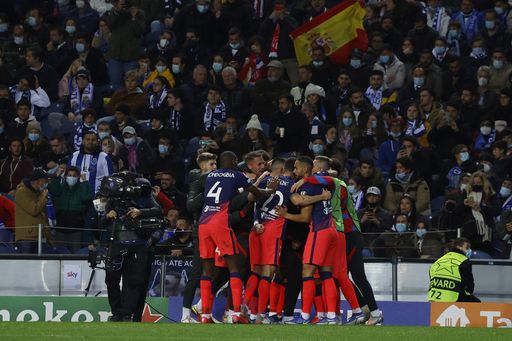 1-3: El Atlético resurge en Oporto