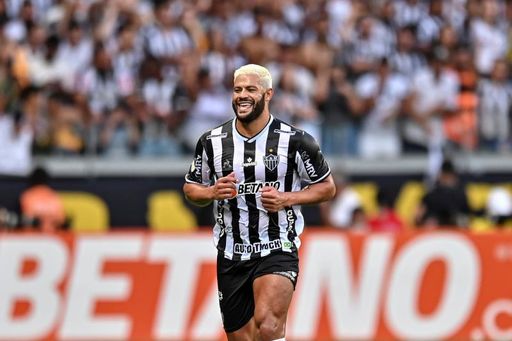 El Mineiro golea al Paranaense y pone una mano en la doble corona en Brasil
