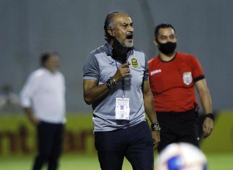 El entrenador mexicano 'Potro' Gutiérrez renueva su contrato con Real España El entrenador mexicano 'Potro' Gutiérrez renueva su contrato con Real España