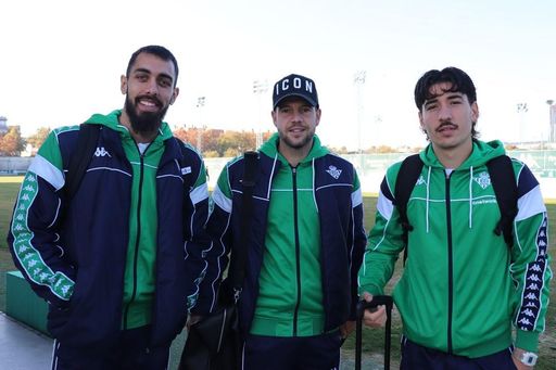 Ocho bajas en el Betis, que viaja a Vallecas con tres novedades en una lista de sólo 21 jugadores Ocho bajas en el Betis, que viaja a Vallecas con tres novedades en una lista de sólo 21 jugadores