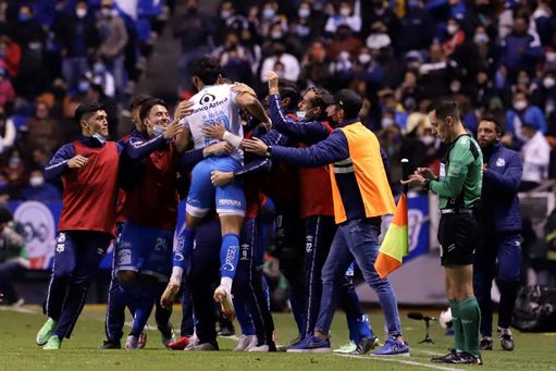 El uruguayo Maximiliano Araújo rescata un empate del Puebla ante el América