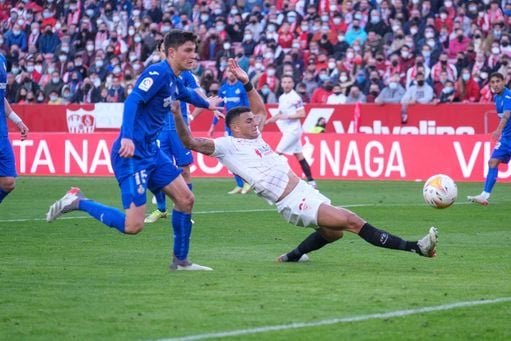 Semana clave por Diego Carlos, con el Newcastle apretando al Sevilla... y al jugador Semana clave por Diego Carlos, con el Newcastle apretando al Sevilla... y al jugador