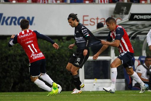 El Guadalajara golea 3-0 al Mazatlán FC en su debut en el Clausura mexicano