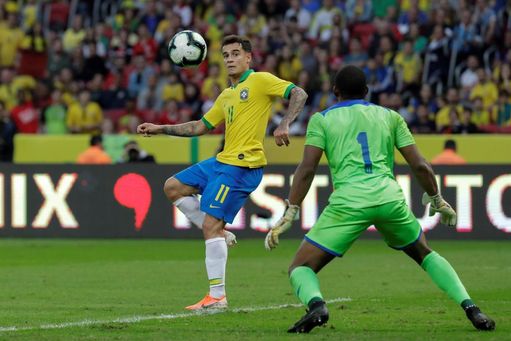 Brasil se mide a Ecuador y Paraguay sin Neymar pero con Dani Alves y Coutinho