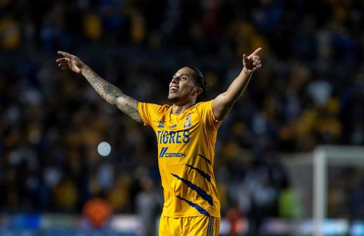 Los Tigres UANL rescatan en el descuento empate ante el Santos Laguna