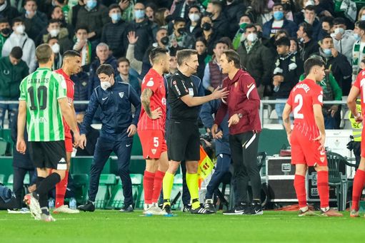 El Sevilla FC responde a las insinuaciones sobre Lopetegui y Jordán con un 'palito' al Real Betis