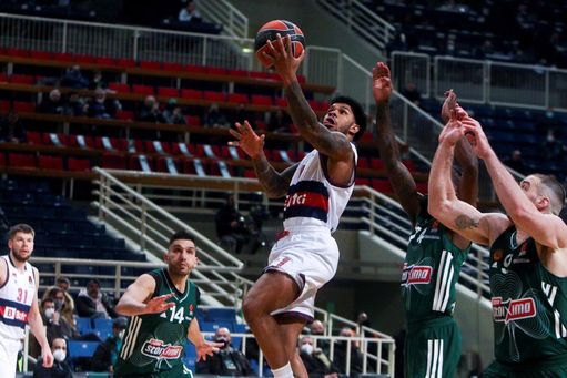 75-63. Las bajas lastran a un impotente Baskonia en Atenas 75-63. Las bajas lastran a un impotente Baskonia en Atenas