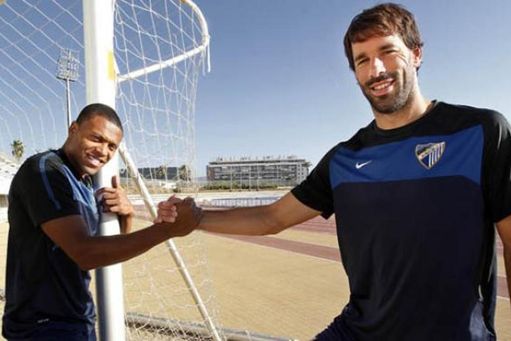 Baptista y Van Nistelrooy son dos de los 'discípulos' de Pellegrini que buscan un salto en su carrera. Baptista y Van Nistelrooy son dos de los 'discípulos' de Pellegrini que buscan un salto en su carrera.