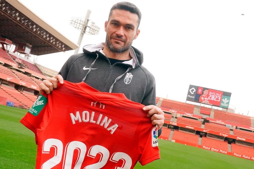 Molina, tras su renovación: "Lo mejor que puedo hacer es continuar en el Granada"