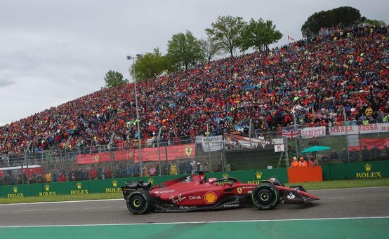 Verstappen y 'Checo' organizan un festival de Red Bull en casa de Ferrari