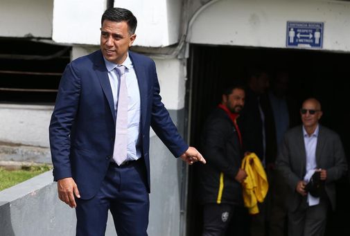 El técnico venezolano César Farías debuta con triunfo de Aucas en Ecuador