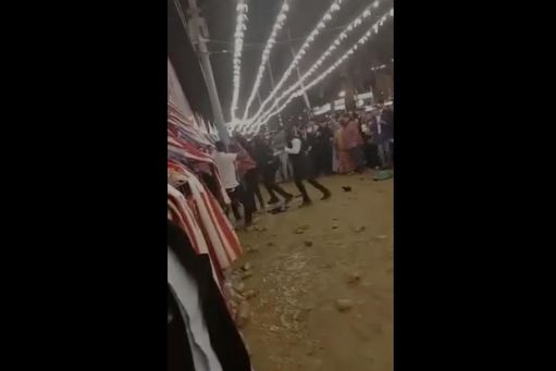 El vídeo de la pelea en la caseta del PSOE de la Feria de Sevilla. 