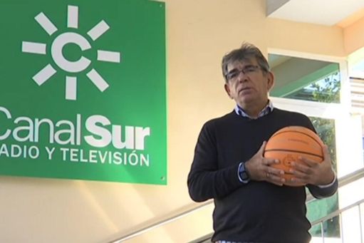 Muere el periodista deportivo Santiago Roldán.