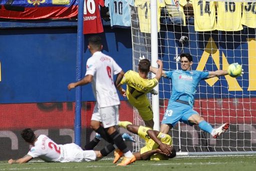Bono volvió a destacar con su actuación ante el Villarreal. Bono volvió a destacar con su actuación ante el Villarreal.