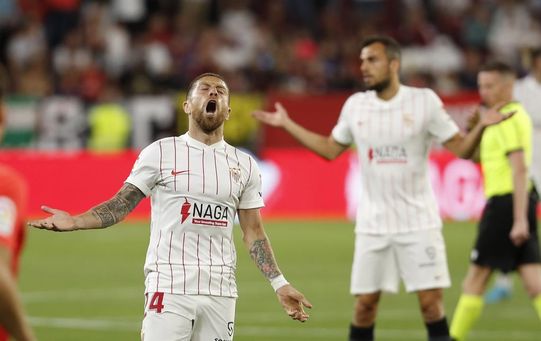 Papu Gómez admite la "desilusión máxima" y "falta de confianza" en este Sevilla