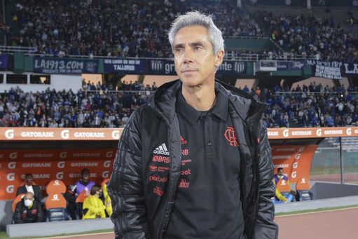 Flamengo, presionado, busca empate ante U.Católica para sellar el pase a octavos