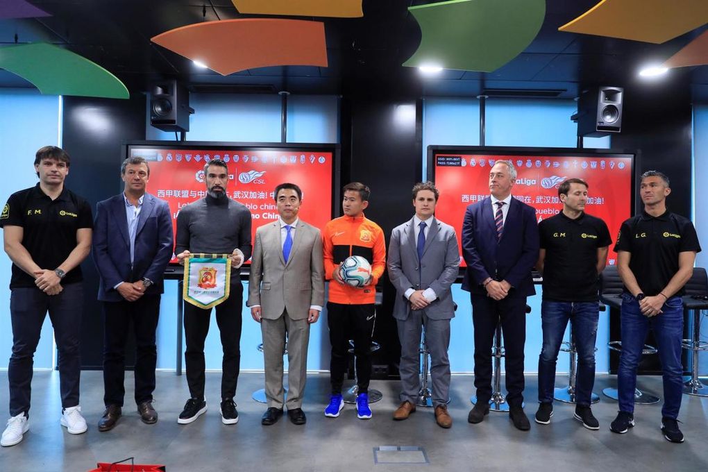 Presentan la nueva edición de la guía "Bienvenido a La Liga" para público chino