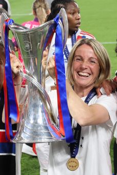 Bompastor, primera mujer en ganar la 'Champions' como entrenadora y jugadora