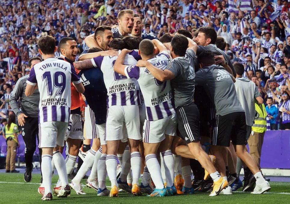 3-0: El Valladolid golea en una gran segunda parte y asciende como campeón