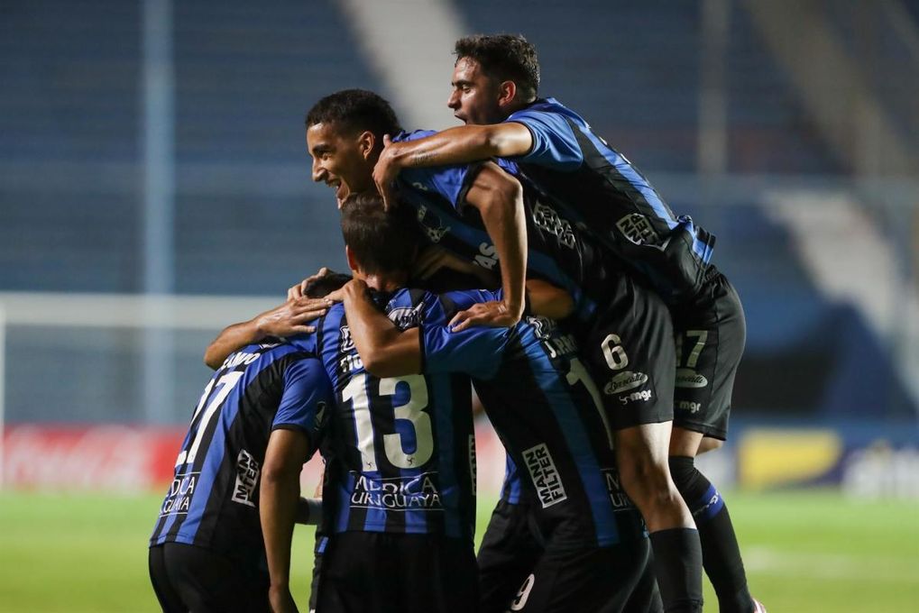 Liverpool acaricia el título y Nacional no se da por vencido en Uruguay