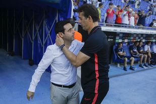 David Gallego y Julen Lopetegui se saludan antes de un partido entre RCD Espanyol y Sevilla FC de la 19/20.