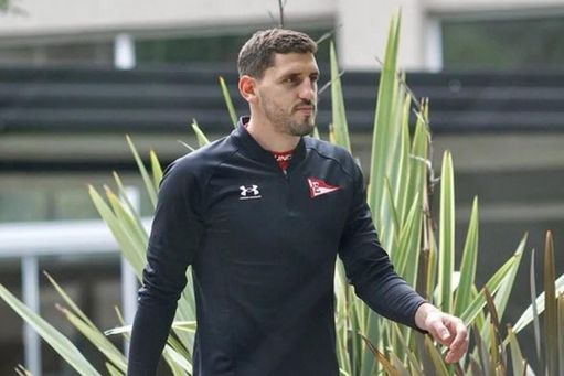 Rogel, el central que estuvo en la órbita del Sevilla Atlético y que despunta con Estudiantes. Rogel, el central que estuvo en la órbita del Sevilla Atlético y que despunta con Estudiantes.