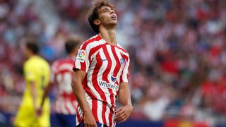 A Joao Félix le sale un defensor en el Atleti