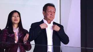 Una leyenda del Valencia atiza a Peter Lim